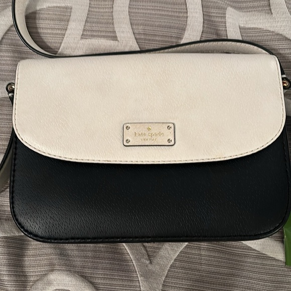 Kate Spade Alycia Grove Street Black and Cement Shoulder bag Like New with Tag - Picture 2 of 10